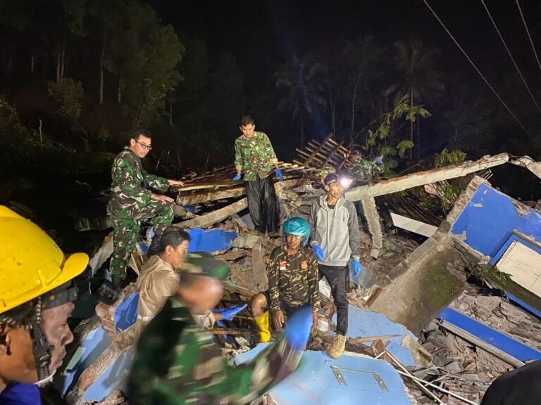Akibat Tanah Longsor di Purworejo Dari 4 Korban 1 Belum Ditemukan