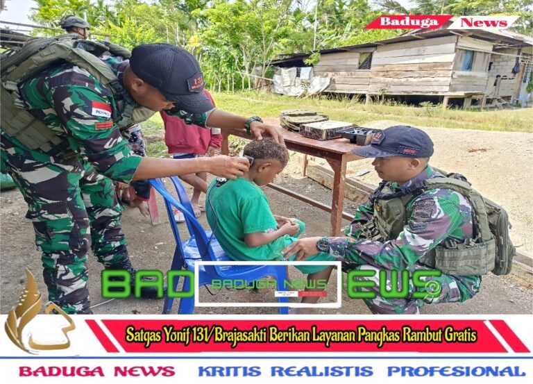 Satgas Yonif 131/Brajasakti Berikan Layanan Pangkas Rambut Gratis Kepada Warga Perbatasan Papua