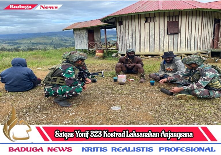 Satgas Yonif 323 Kostrad Laksanakan Anjangsana dan Beri Pengobatan Gratis