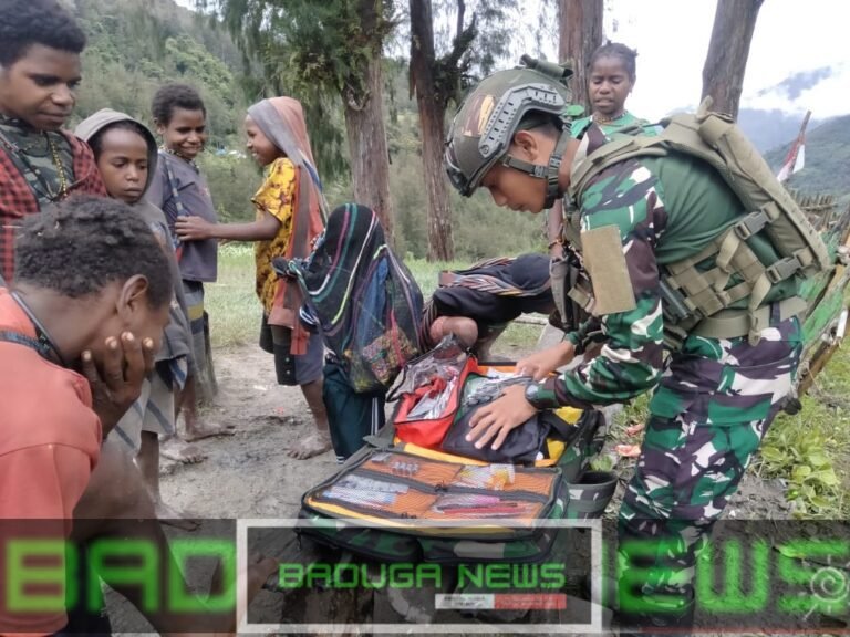 Langkah Kecil di Dambed, Makna Besar dari Satgas TNI yang Melayani Kesehatan Masyarakat