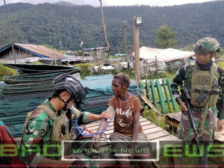 Menjangkau yang Terlupakan: TNI Hadir Membawa Sehat di Pelosok Papua Pegunungan