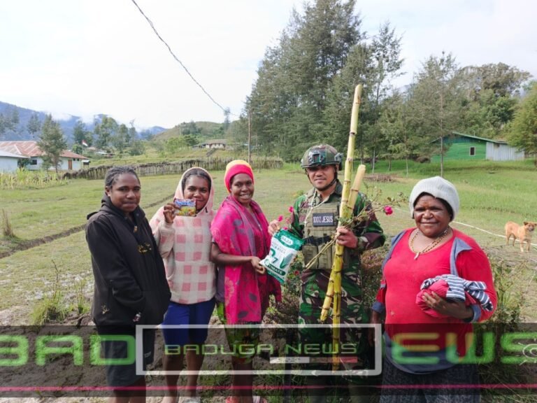 Semangat Paskah: Satgas TNI Tanam Harapan Lewat Bibit Jagung dan Sayur
