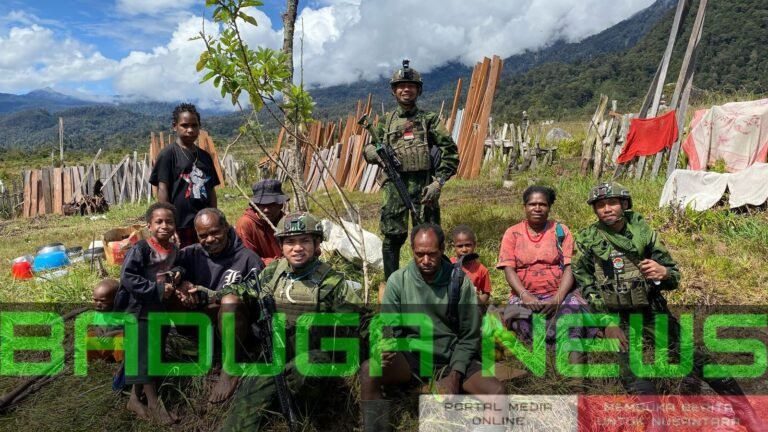 Dibalik Kabut Sinak, TNI Menyapa: Anjangsana yang Menyentuh Hati Gigobak